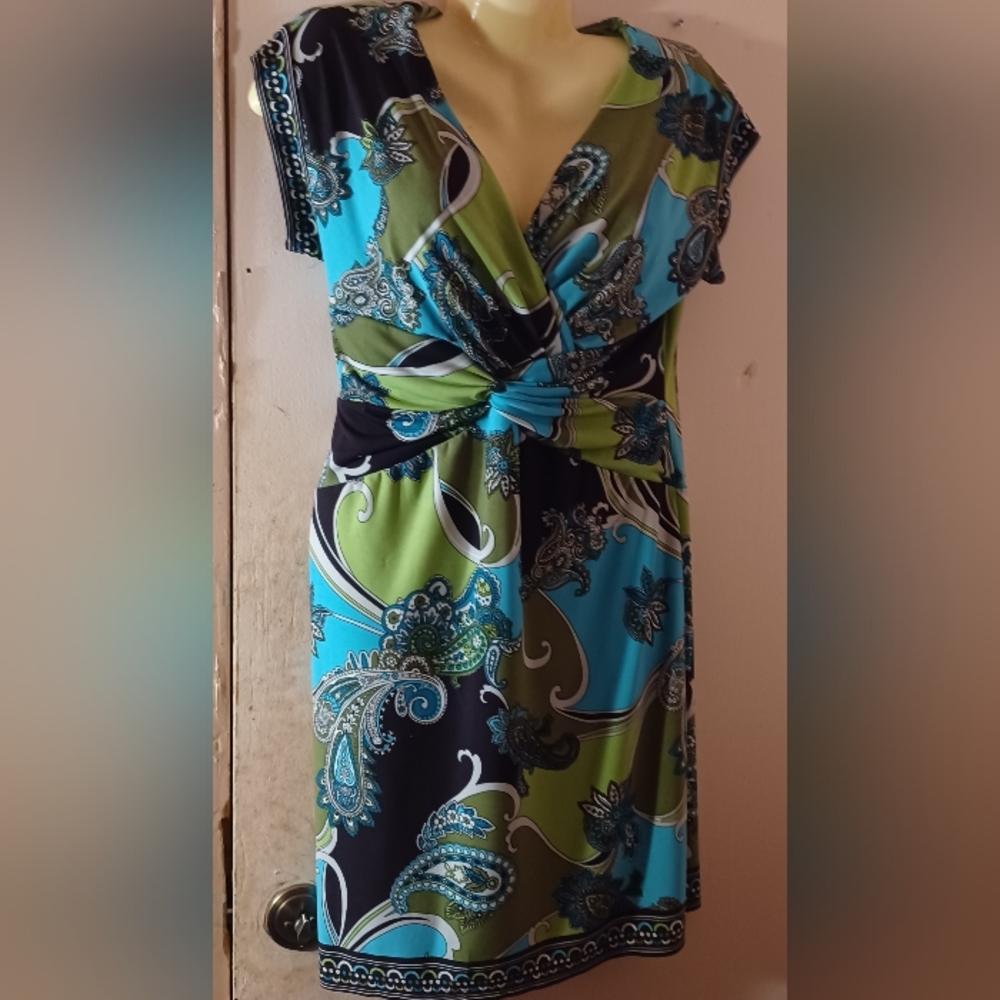 Paisley SZ 10 dress wrap front cap sleeve, lined top.  19" skirt